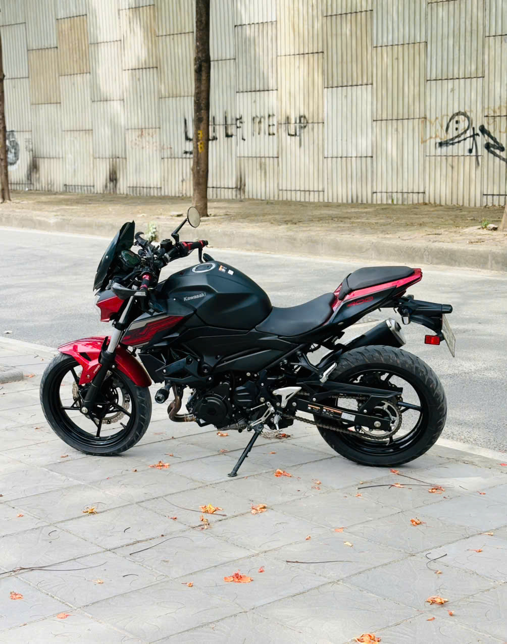 Kawasaki_Z400_ABS  • Biển số: 29A1_298.57  • Đăng Ký : 2022