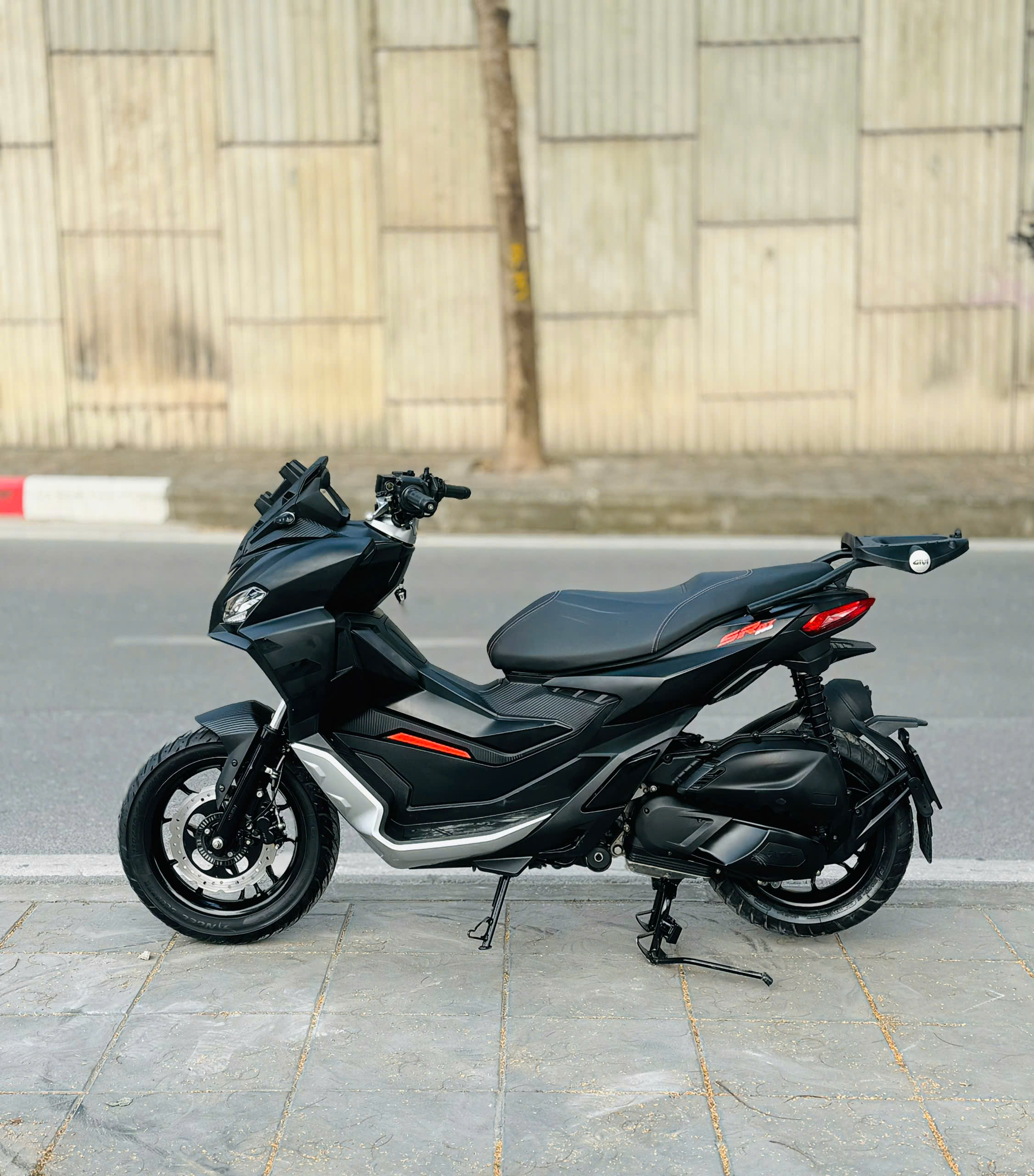 Aprilia SRGT 200 - 2022  K: 102092 M: 5005462