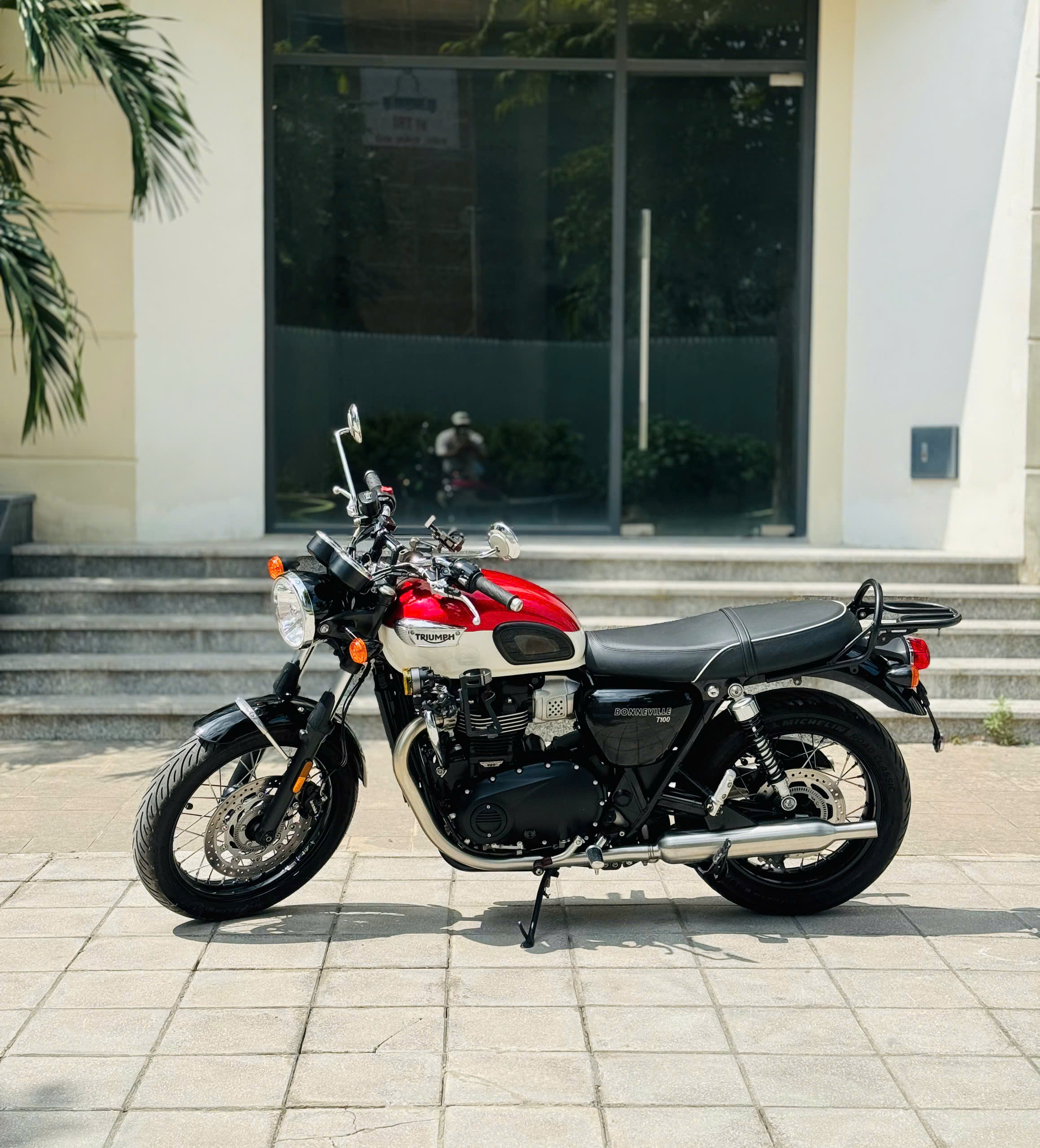 Triumph T100 2023  K: 2503 M: 4807